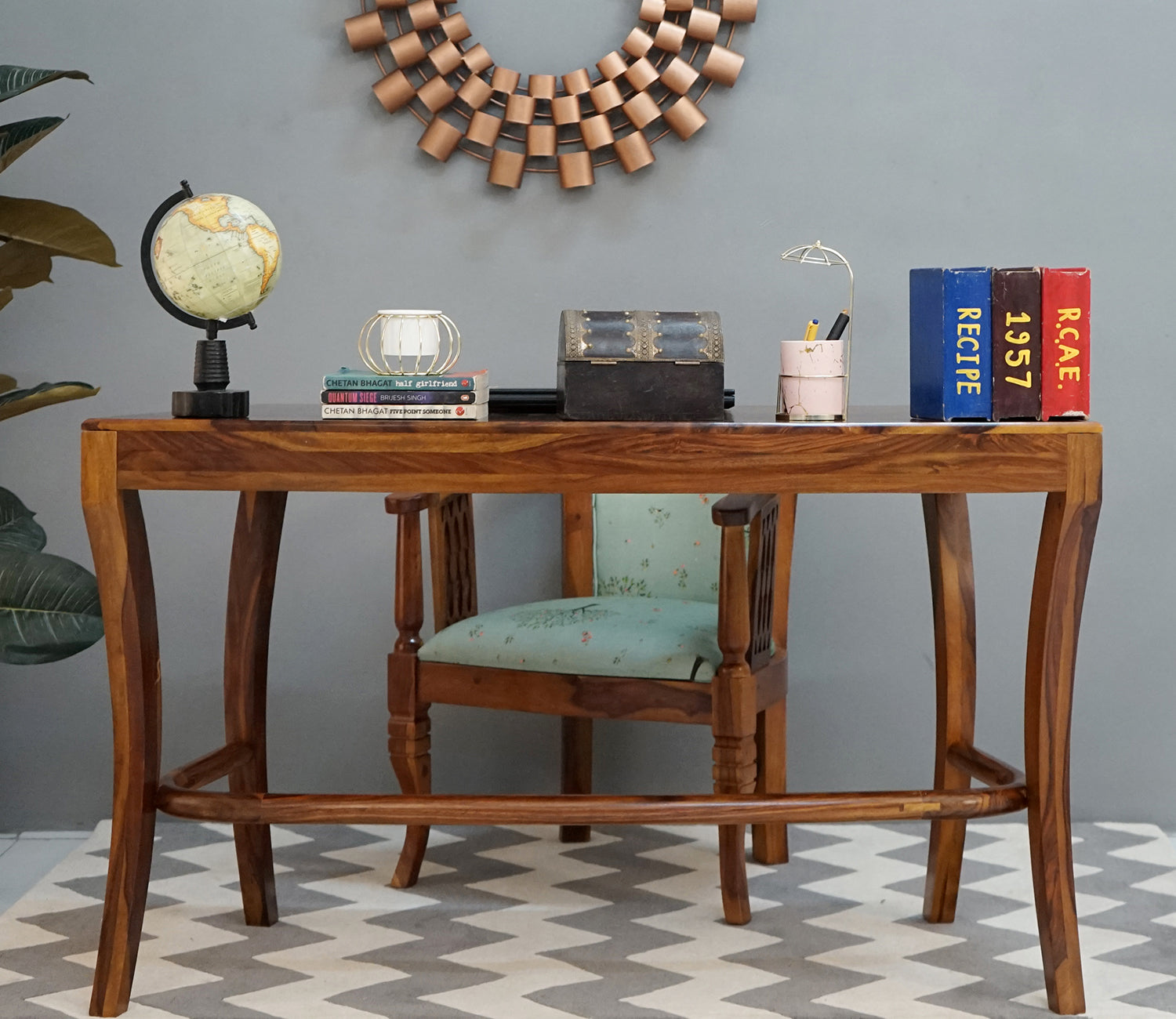 Evelyn Study Table