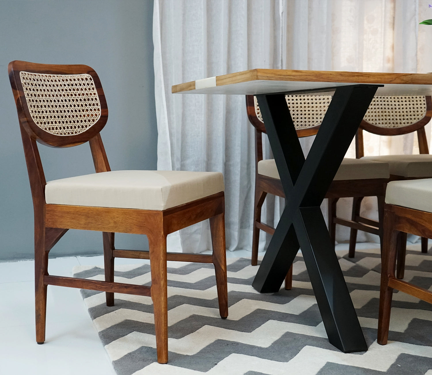 Chickadee 6 Seater Dining Table Set