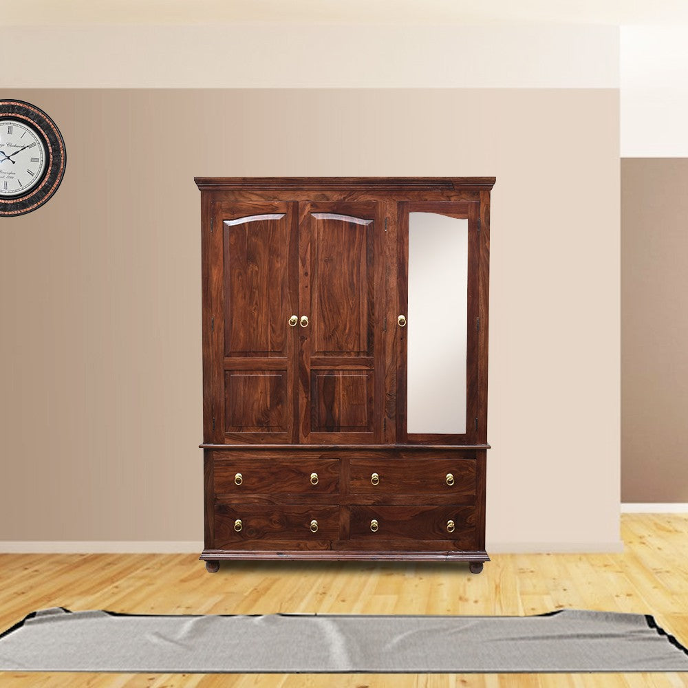 Fernanda Wood Wardrobe